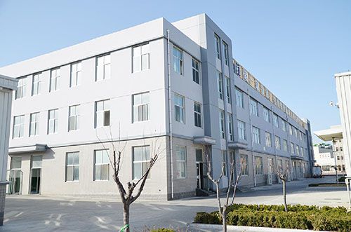 公司本著以人為本、誠信待人的理念，培養(yǎng)造就了一批專業(yè)人員